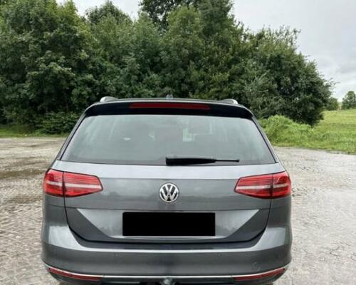 VW (Volkswagen) Passat B8 HIGHLINE 2.0 TDI DSG