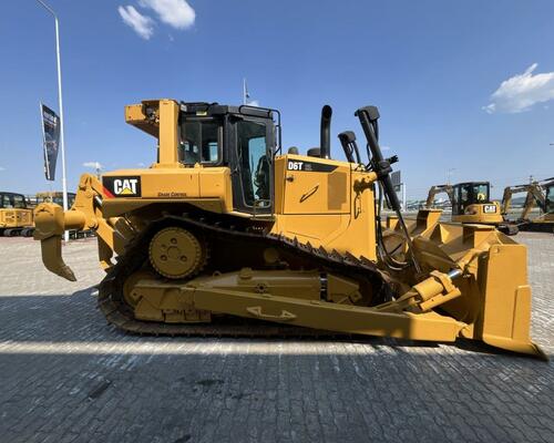 Caterpillar D6T XL