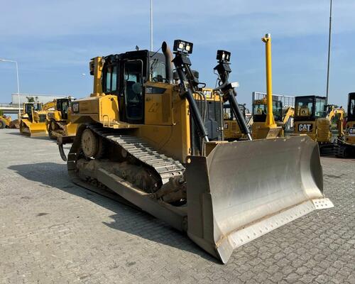 Caterpillar D6T XL