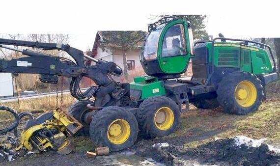 John Deere 1270 E