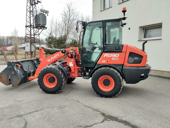 Kubota R090