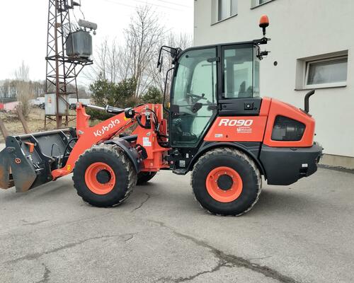 Kubota R090