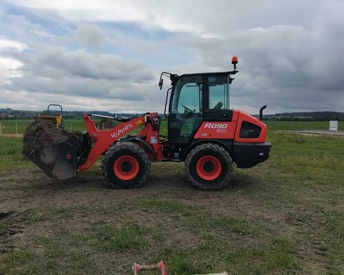 Kubota R090