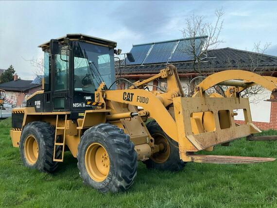 nakladač CAT 910 caterpillar