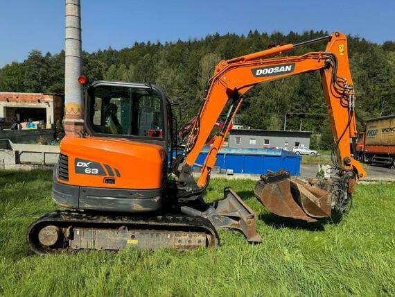 DOOSAN DX63-3 PowerTilt 360°