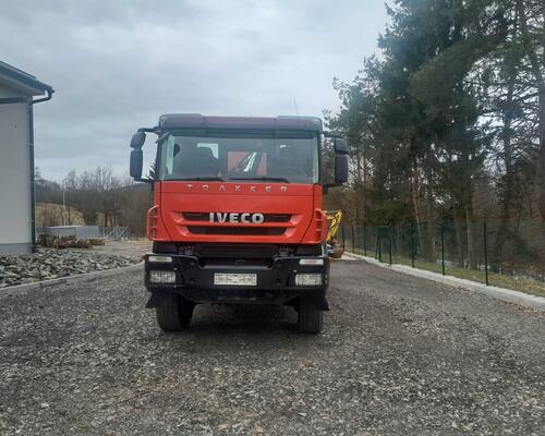 IVECO TRAKKER 4x4 s hydraulickou rukou