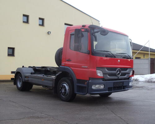 Mercedes-Benz Atego 1222 teleskopický nosič kontejnerů