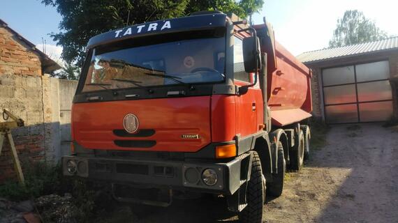 Tatra T815 8x8 - předělaná na traktor