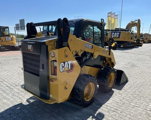 Caterpillar 242D3