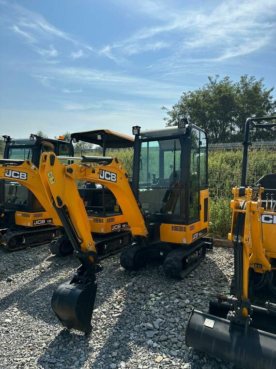 JCB 15C-1