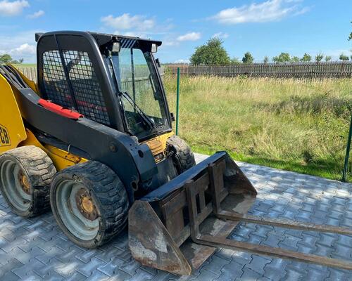 Kolový smykový nakladač JCB 160 Robot