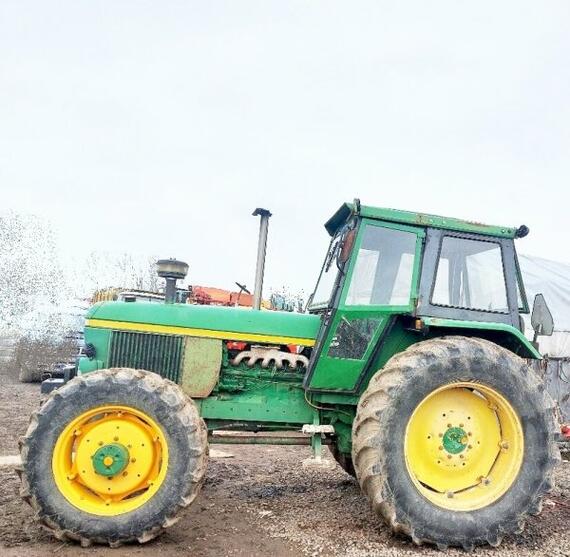 John Deere 3340 S4 (6V motor TD 5.9L)