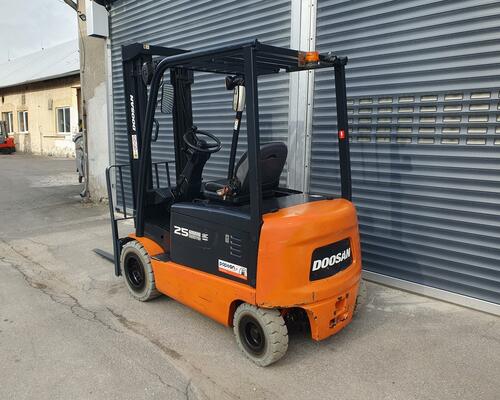 Doosan B25 X - 5