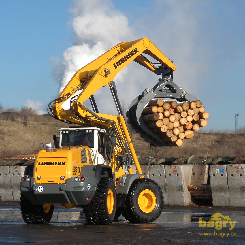 Nakladač kulatiny Liebherr L 580 2plus2 LogHandler – Volvo s hydrostatem