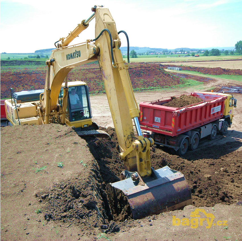 Pásové rypadlo Komatsu PC340 NLC firmy SMO