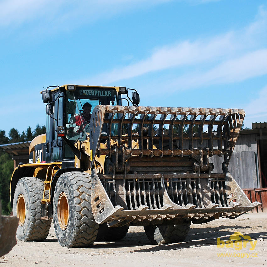 Roštová lopata EBF Heavy Duty s přidržovačem: Netřepat, naklopit