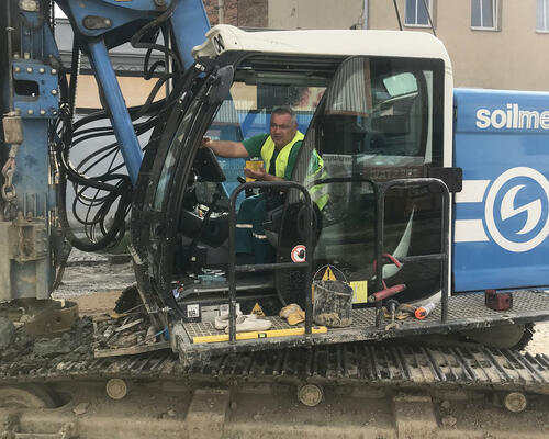 22. "Šéfe, máme tady problém."