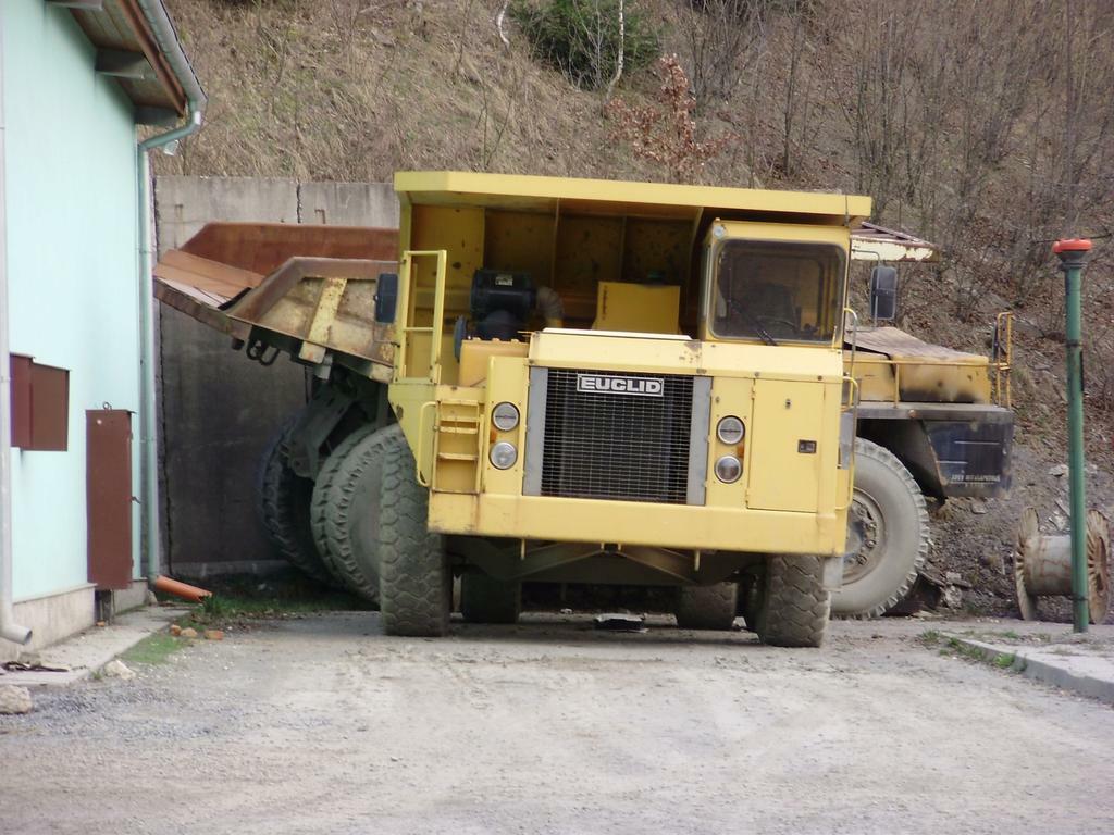 Dumper EUCLID a BELAZ